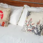 Pan Asian Suite Free Parking And Balcony With Cityview