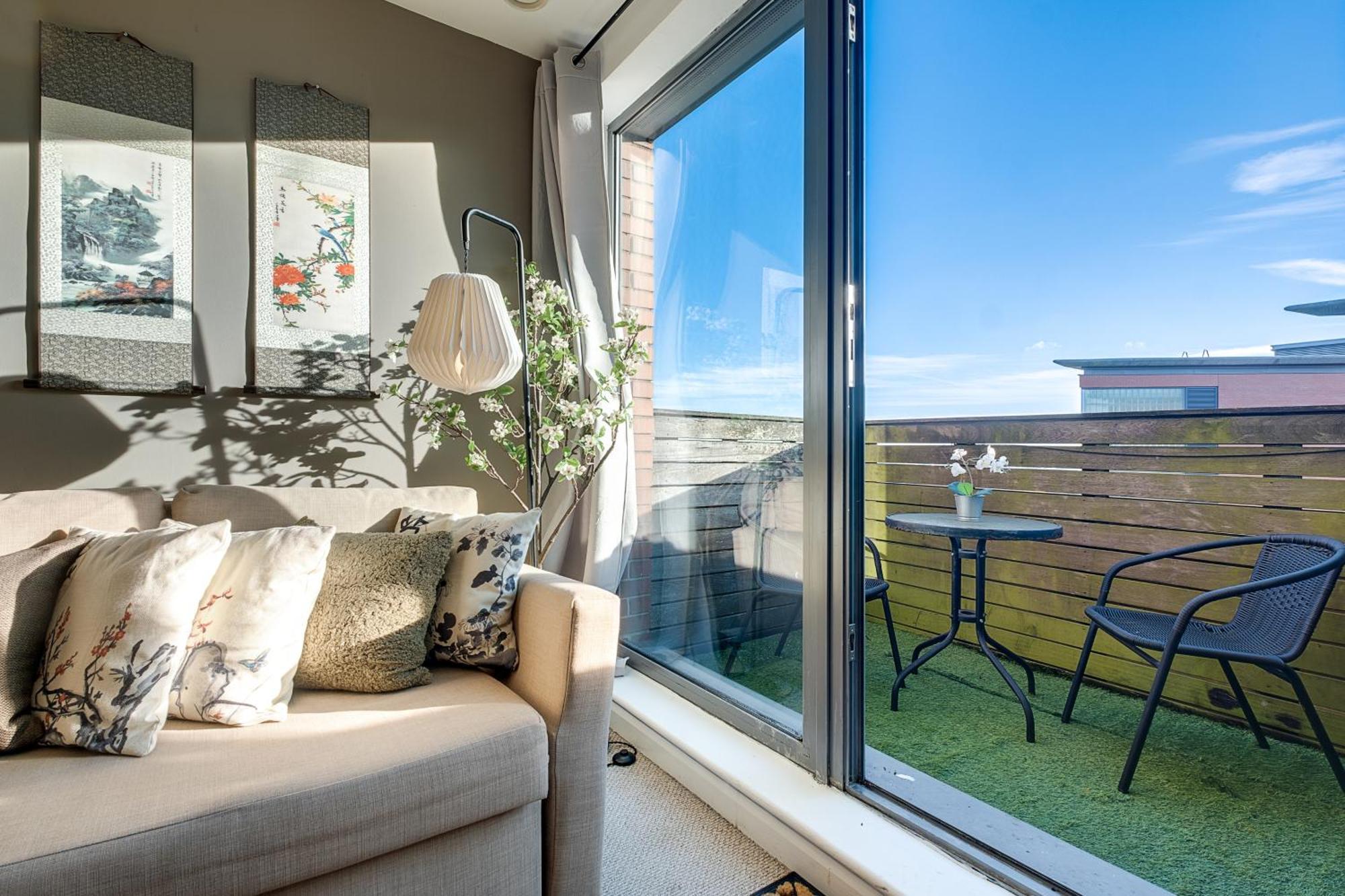 Pan Asian Free Parking And Balcony With Cityview Birmingham