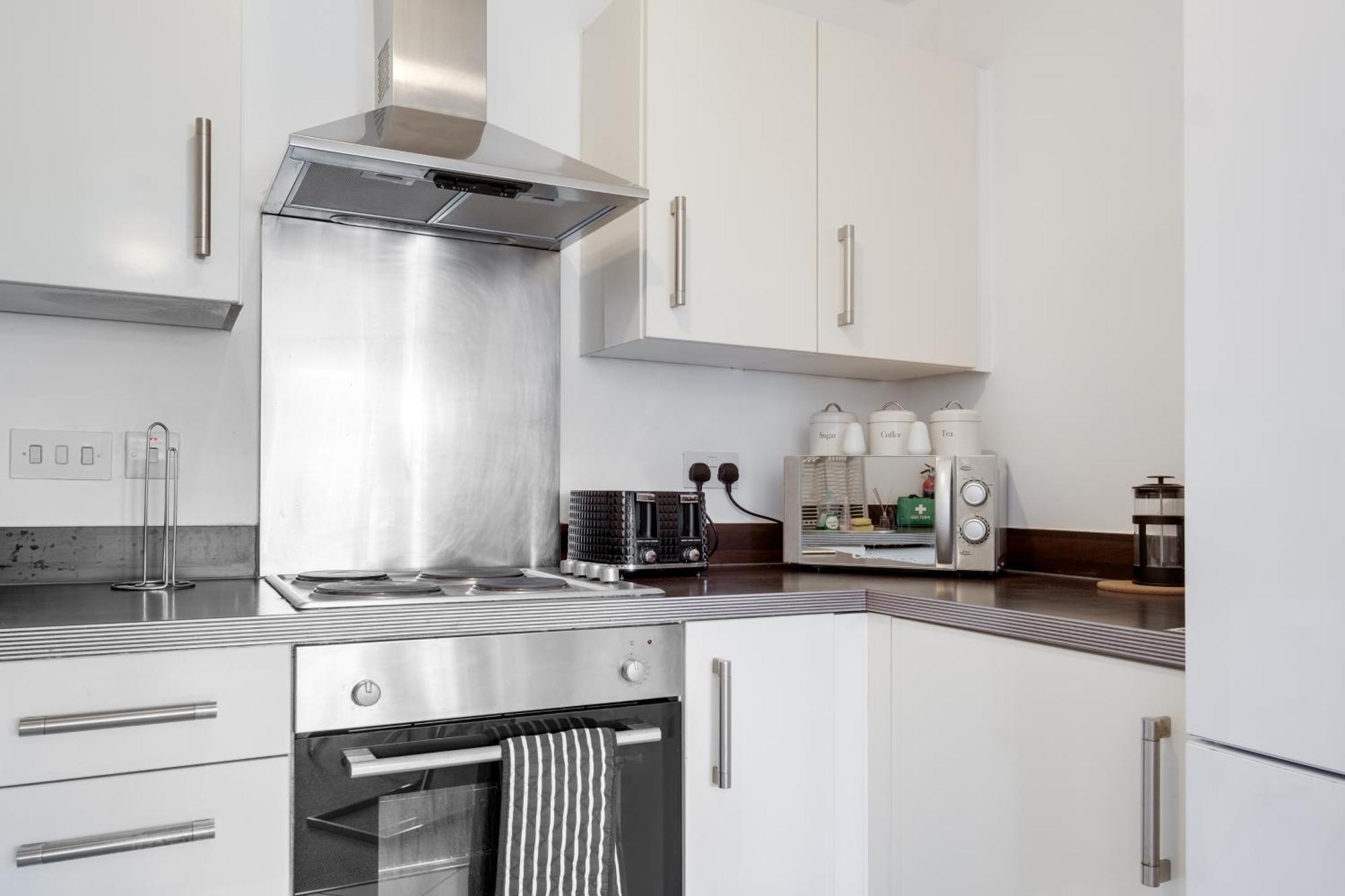 Pan Asian Free Parking And Balcony With Cityview Birmingham