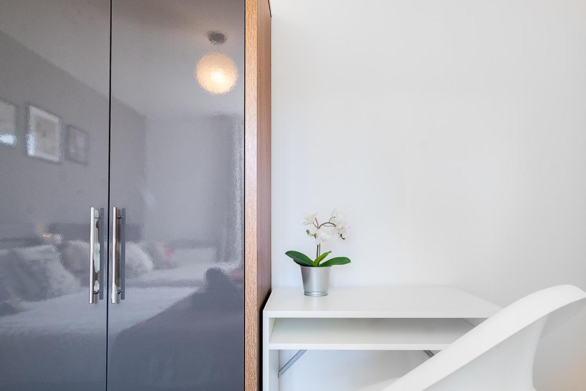 Pan Asian Free Parking And Balcony With Cityview Apartment