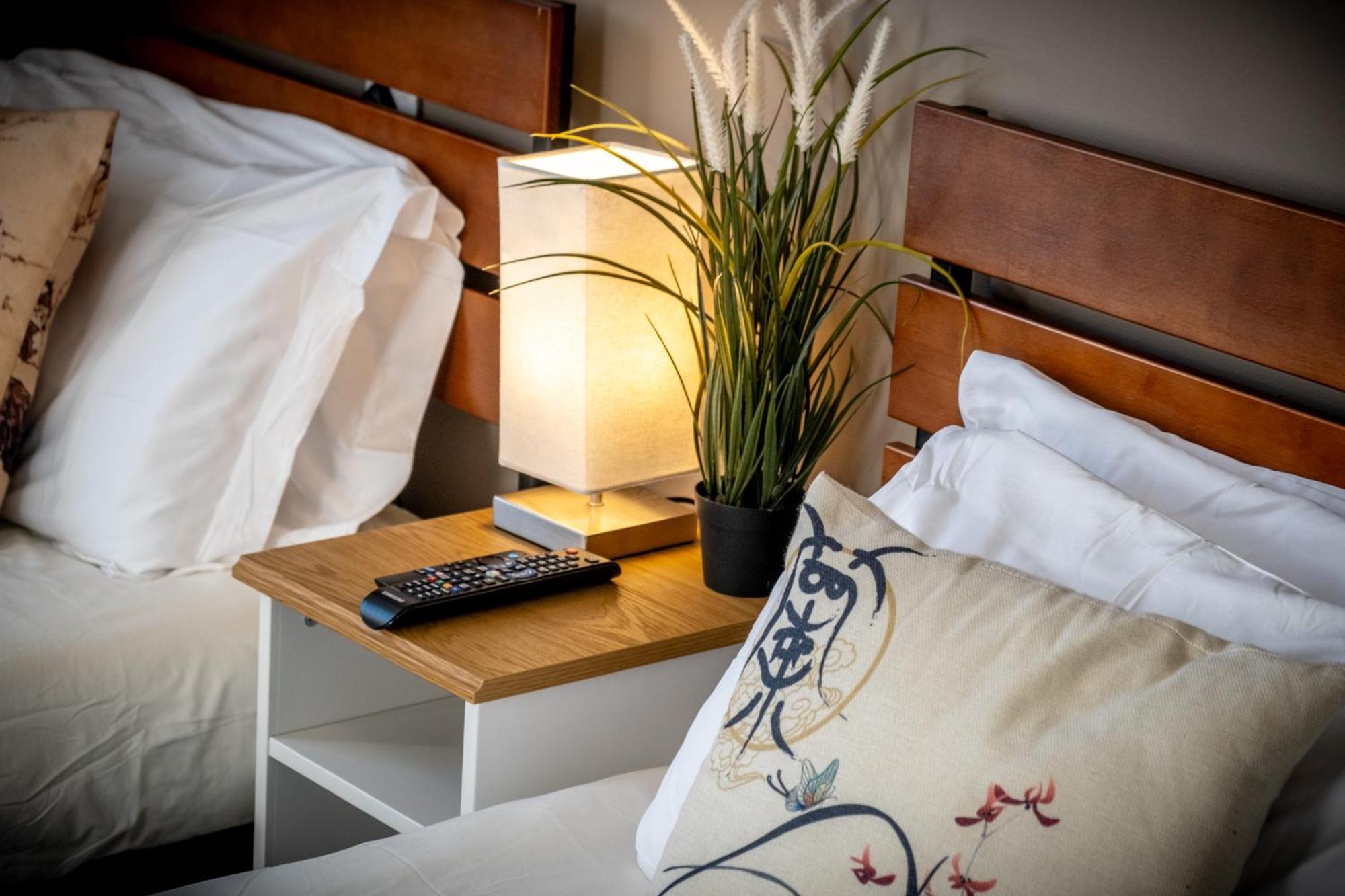 Pan Asian Free Parking And Balcony With Cityview Apartment Birmingham