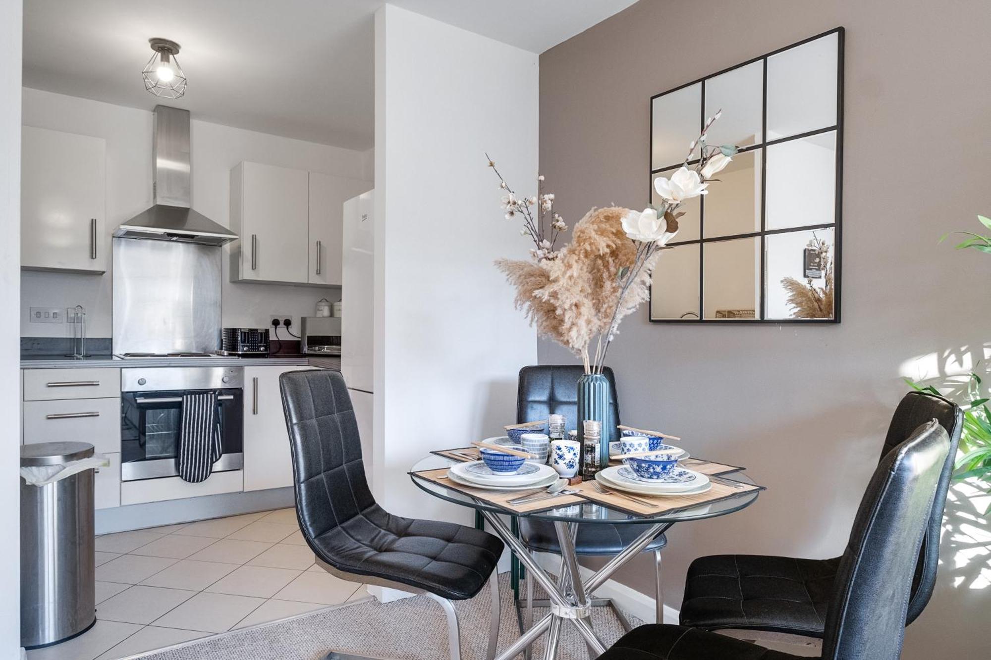Pan Asian Free Parking And Balcony With Cityview